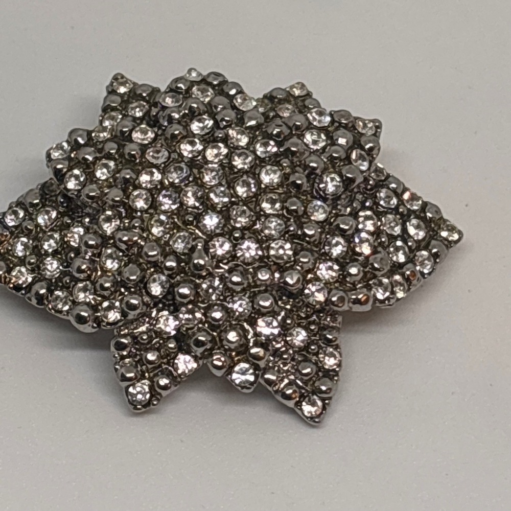 Sparkling Starburst Brooch Rhinestone Crystal Vintage Style Statement Pin